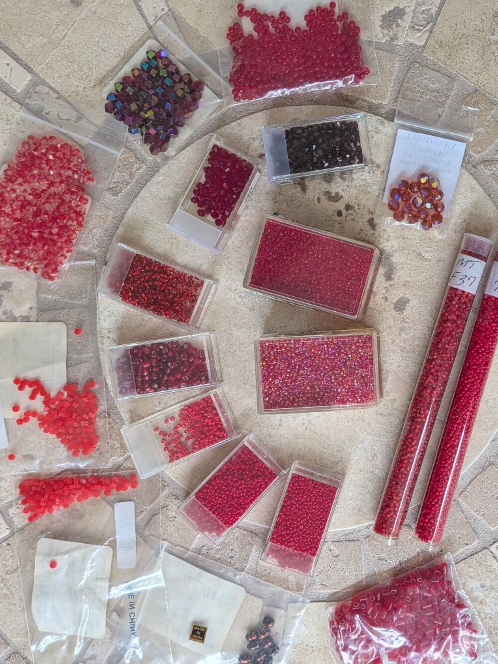 VTG Lot Of red Swarovski Crystal, Dyna Mites & Misc. Beads , DIY Jewelry Making